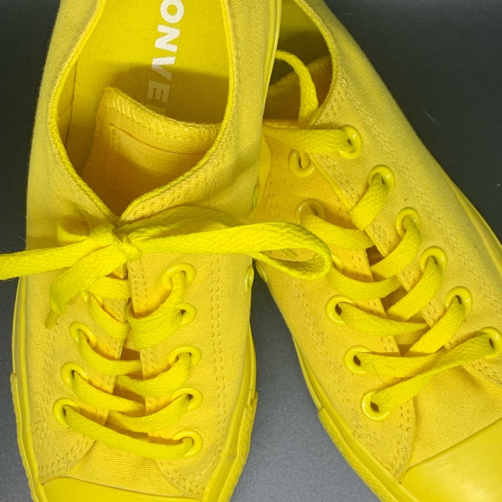 Rare Converse In Excellent Condition! - image 2